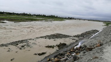 झापाको रतुवाखोलामा पुरुषको शव बग्दै आएपछी...